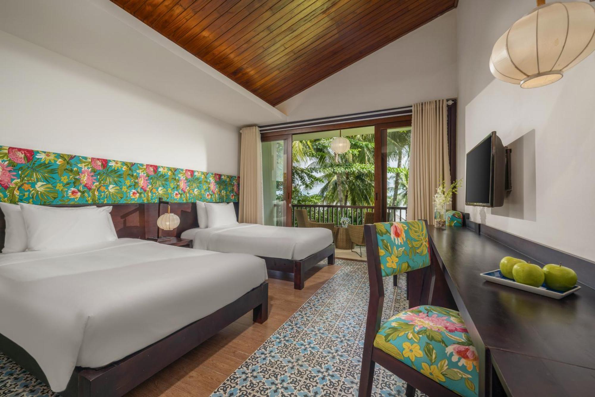 Emerald Riverside Resort