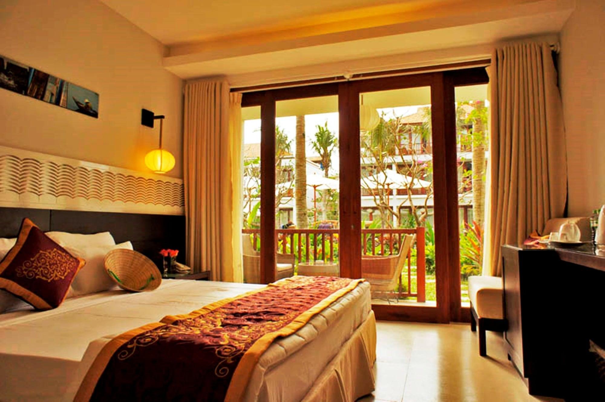 Emerald Riverside 4* Хойан