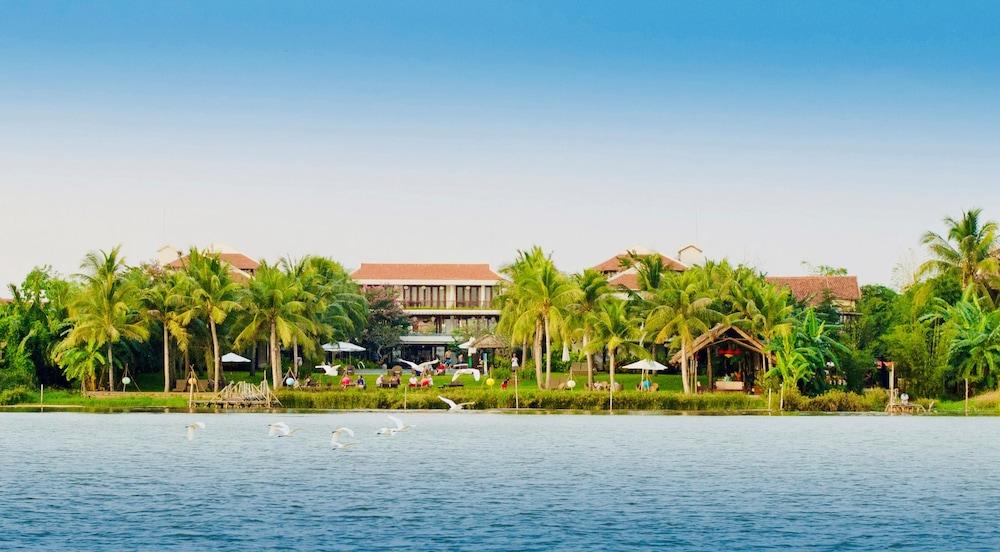 Emerald Riverside Курортный комплекс 4*